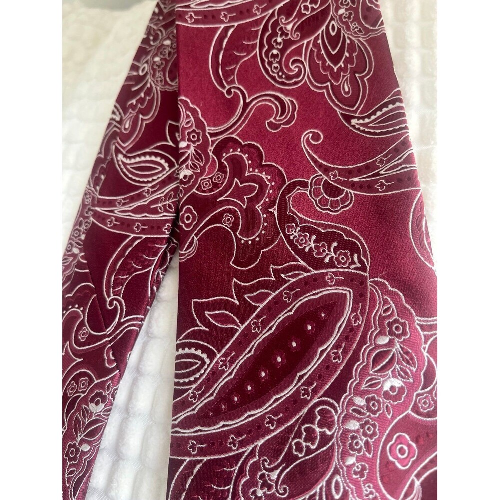 City of London Rasberry Paisley Tie